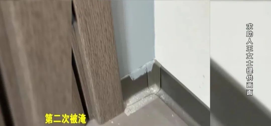 DƬ